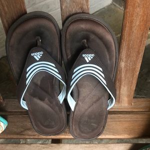 Adidas size 9 flip flops